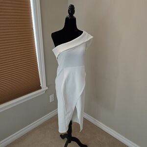 Boohoo Chic White One-Shoulder Dress